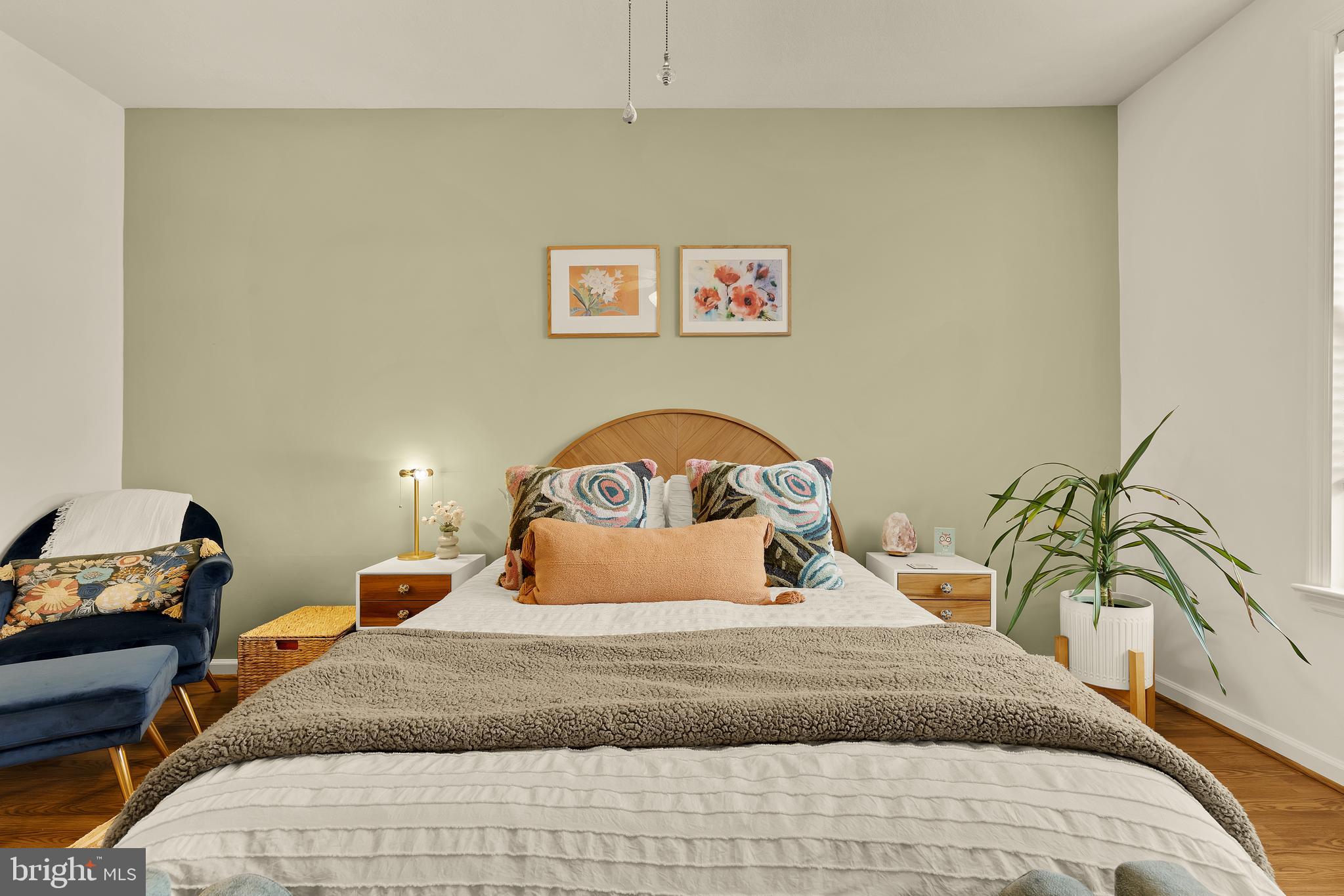 THE COLONNADE AT KENTLANDS - Residential