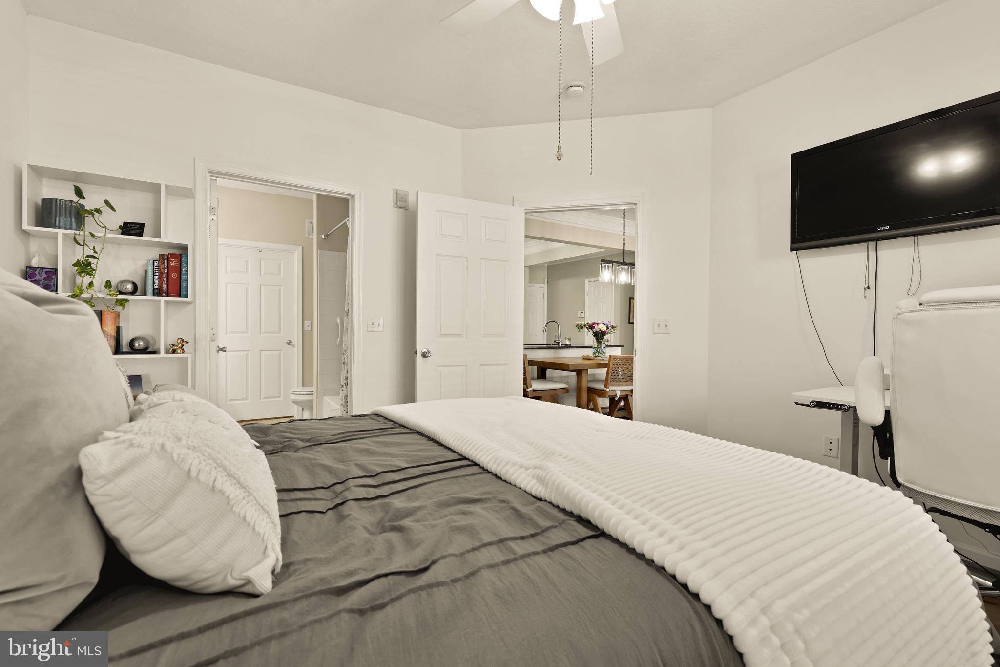 THE COLONNADE AT KENTLANDS - Residential