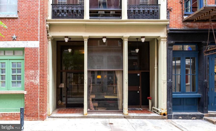 ***ONE FREE MONTH OF RENT WITH A 13 MONTH LEASE ON $1,800/MONTH RENT PRICE, Current price reflects the free month spread across the 13 month lease*** Spacious, updated unit available October 1st in Old City! With a 99 Walk Score and 100 Transit Score, you cannot beat this location for convenience and commuting! Super close to shops, restaurants, nightlife, and all the best parts of city living, but tucked away on a quiet side street. 25 S Bank St #1 features over 1,000 sq ft, 12 ft high ceilings, loft-style exposed ducts, hardwood flooring, a large living area, and open kitchen with granite countertops and stainless steel appliances. Both bedrooms are a great size and the bathroom includes a claw foot tub and closet with stacked washer/dryer. Bonus storage locker is located in the basement. You will not find a better apartment with this much space at this price and location! *Pet-friendly on a case-by-case basis with fee. *First/last/one month security required to move in. *Tenant responsible for all utilities including $60 flat fee paid to landlord each month for the water bill.