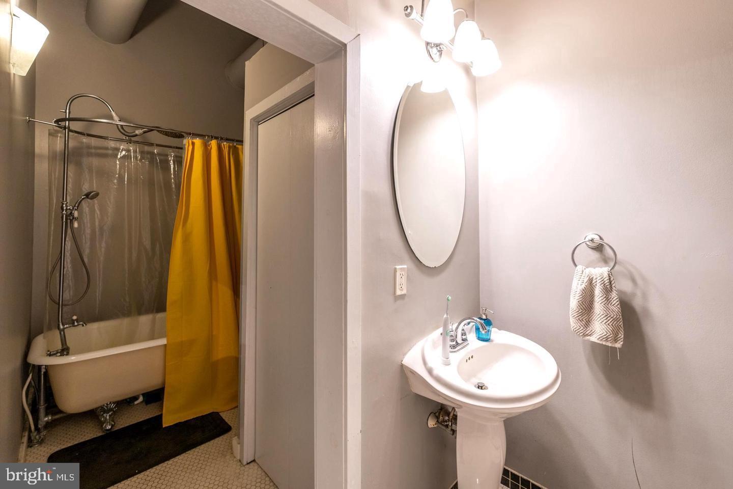 OLD CITY - Residential Lease