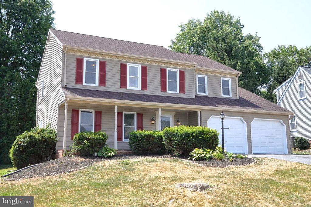 Photo of 1548 Dunmore Drive, Lancaster, PA 17602 (MLS # PALA2053012)