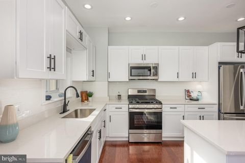 2621 E MONUMENT STREET BALTIMORE MD 21205