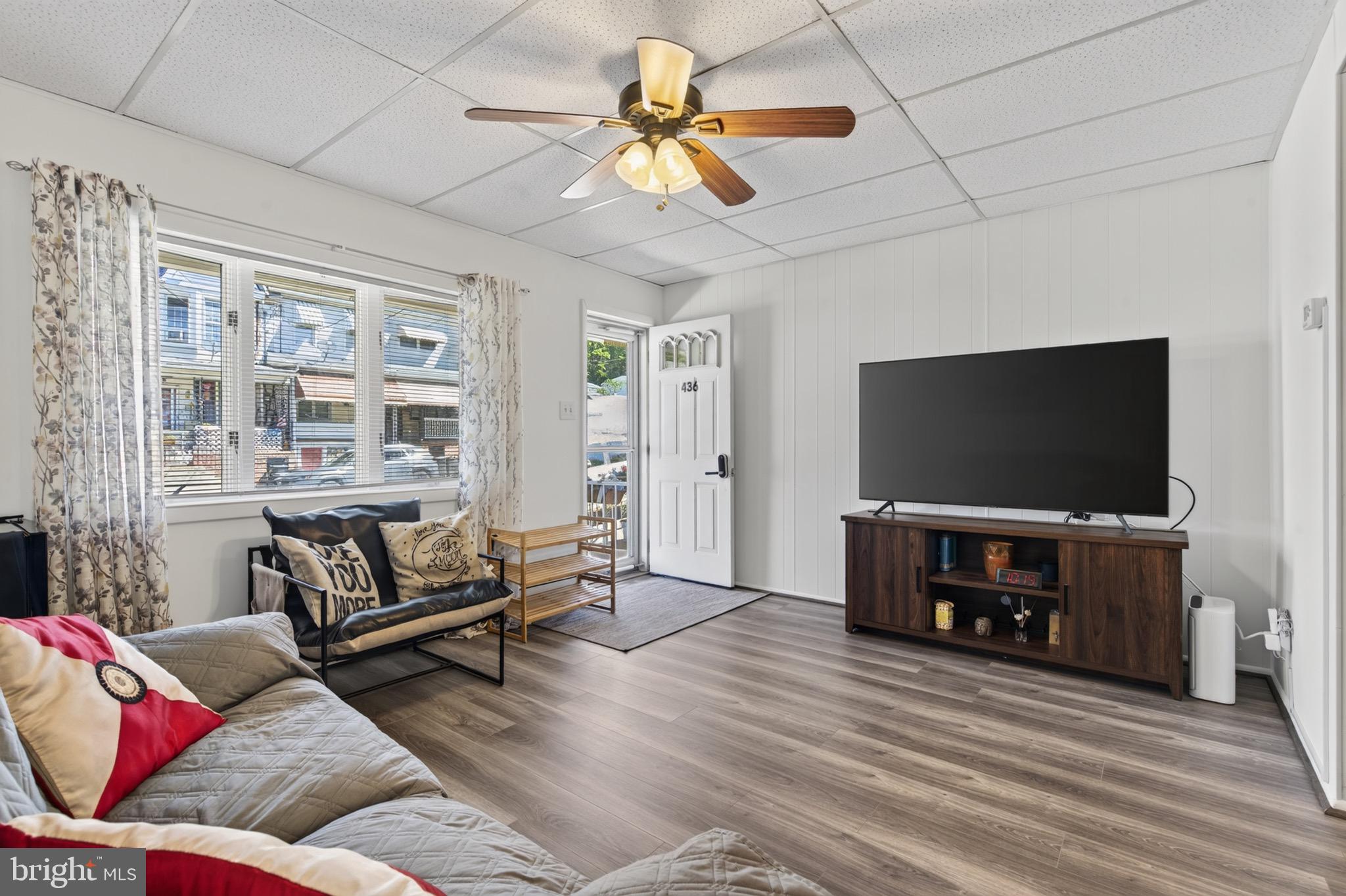 436 E ELM STREET