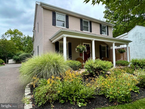 Homes For Sale - 205 Washington Street<br/> DOYLESTOWN, PA 18901