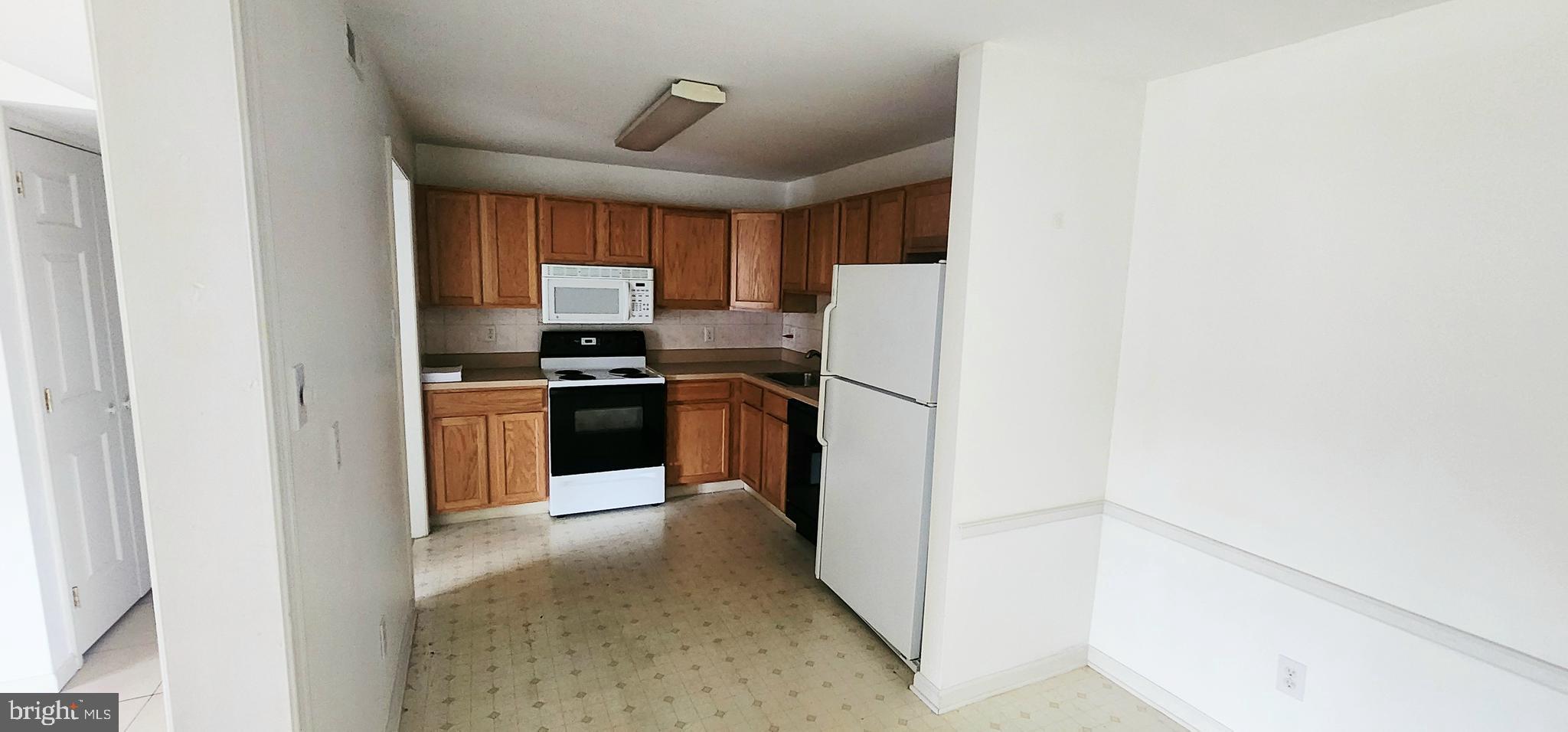 SALEM MANOR - Residential Lease