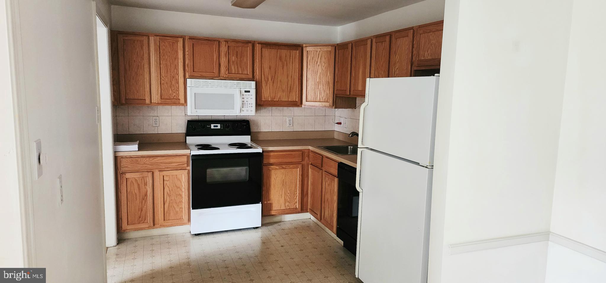 SALEM MANOR - Residential Lease