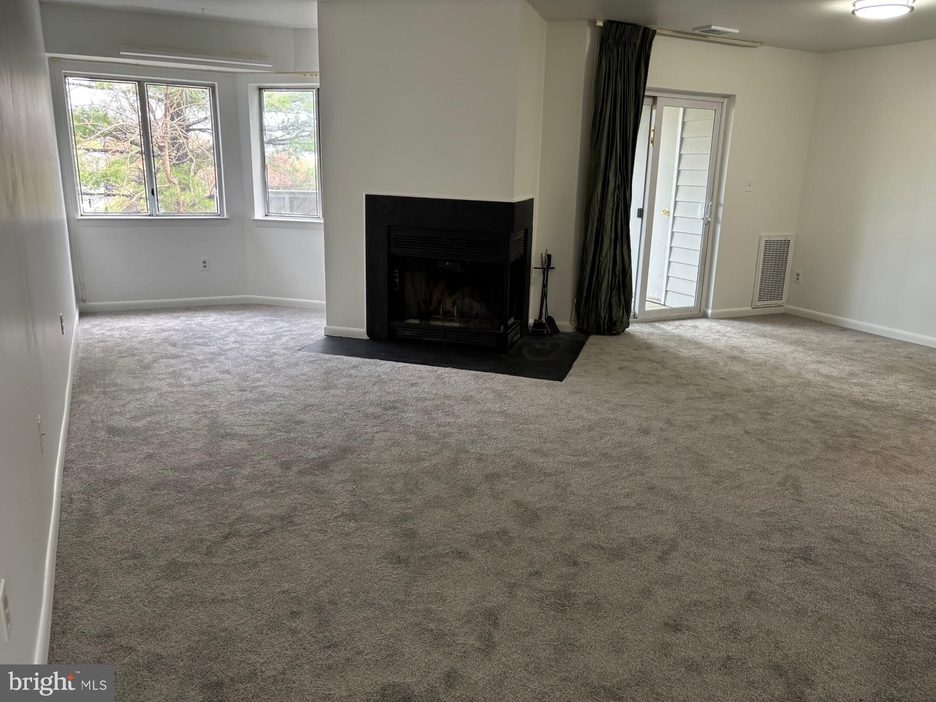 SATYR GREEN - Residential Lease