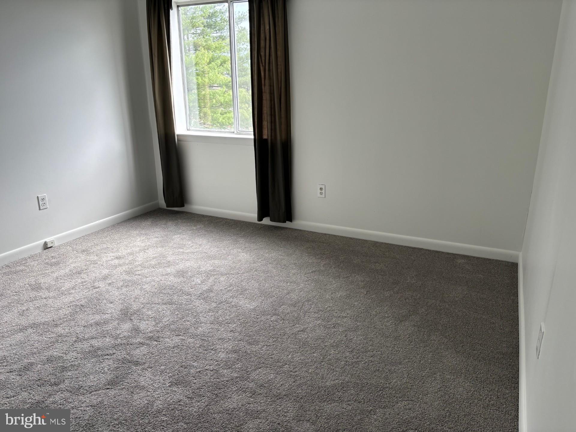 SATYR GREEN - Residential Lease