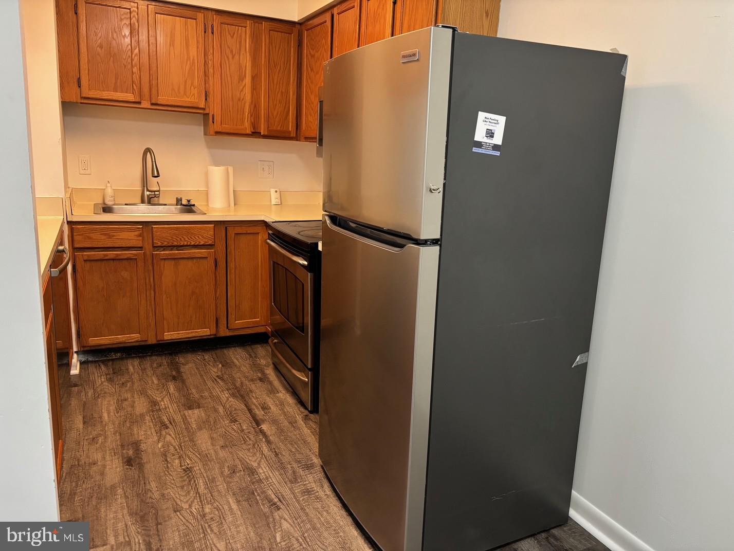 SATYR GREEN - Residential Lease