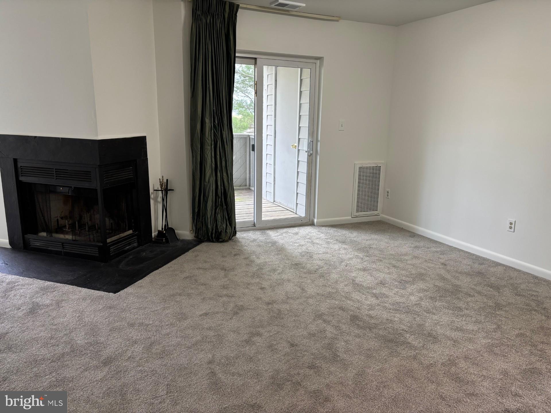 SATYR GREEN - Residential Lease