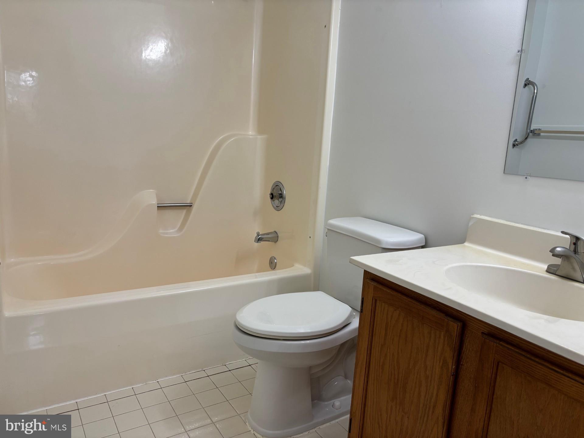 SATYR GREEN - Residential Lease