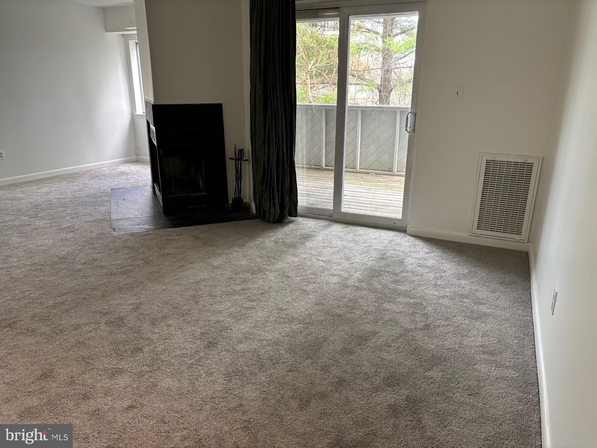 SATYR GREEN - Residential Lease