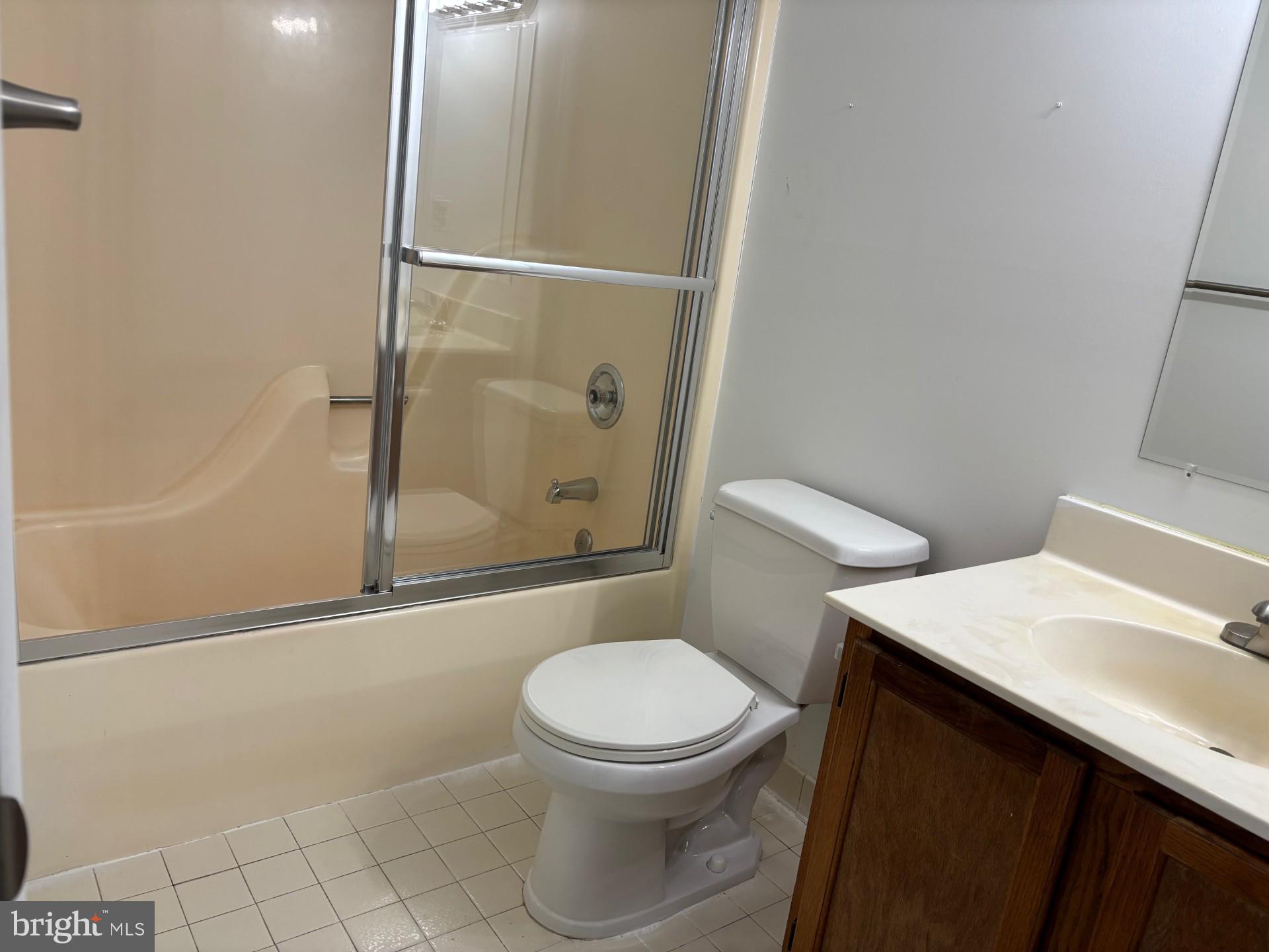 SATYR GREEN - Residential Lease