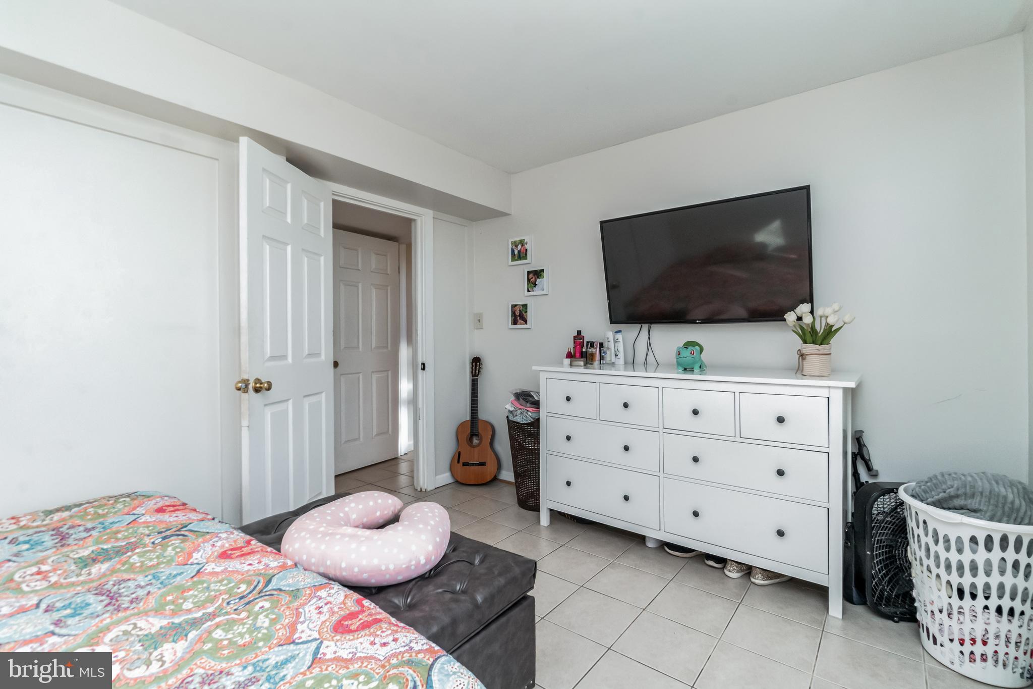 GREENWOOD KNOLLS - Residential