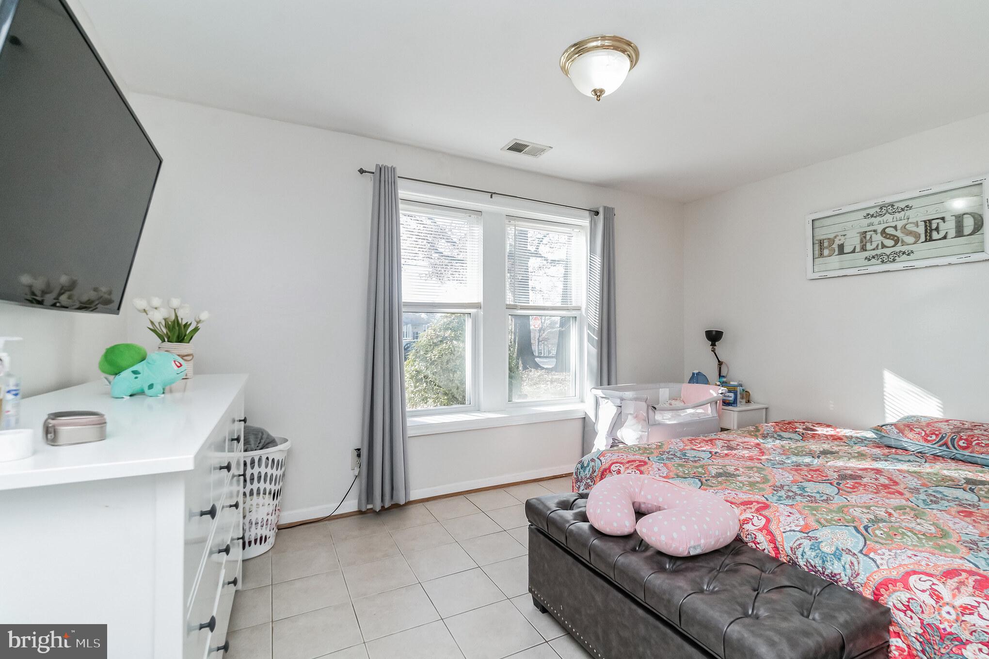 GREENWOOD KNOLLS - Residential