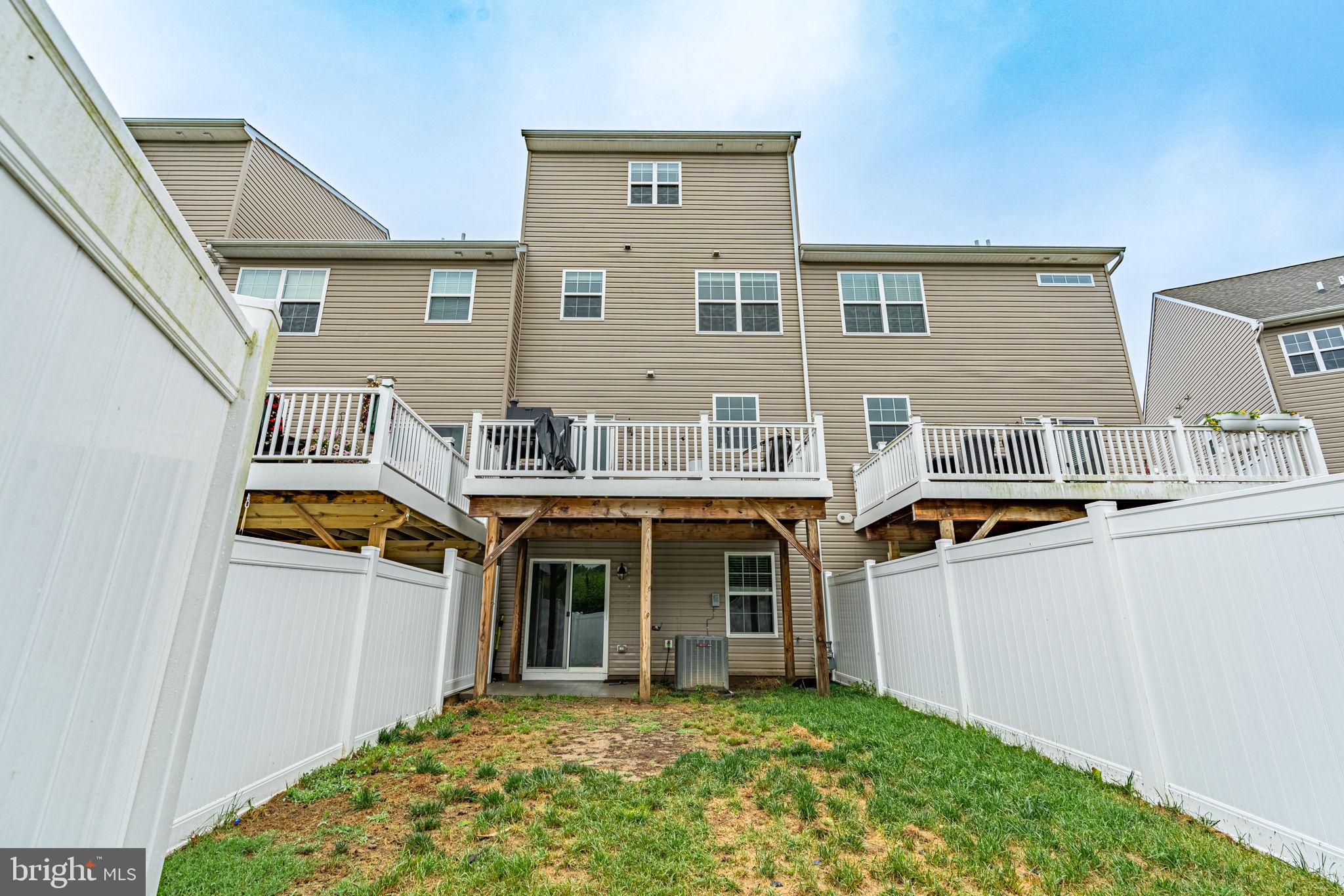 PRINCE FREDERICK CROSSING - Residential Lease