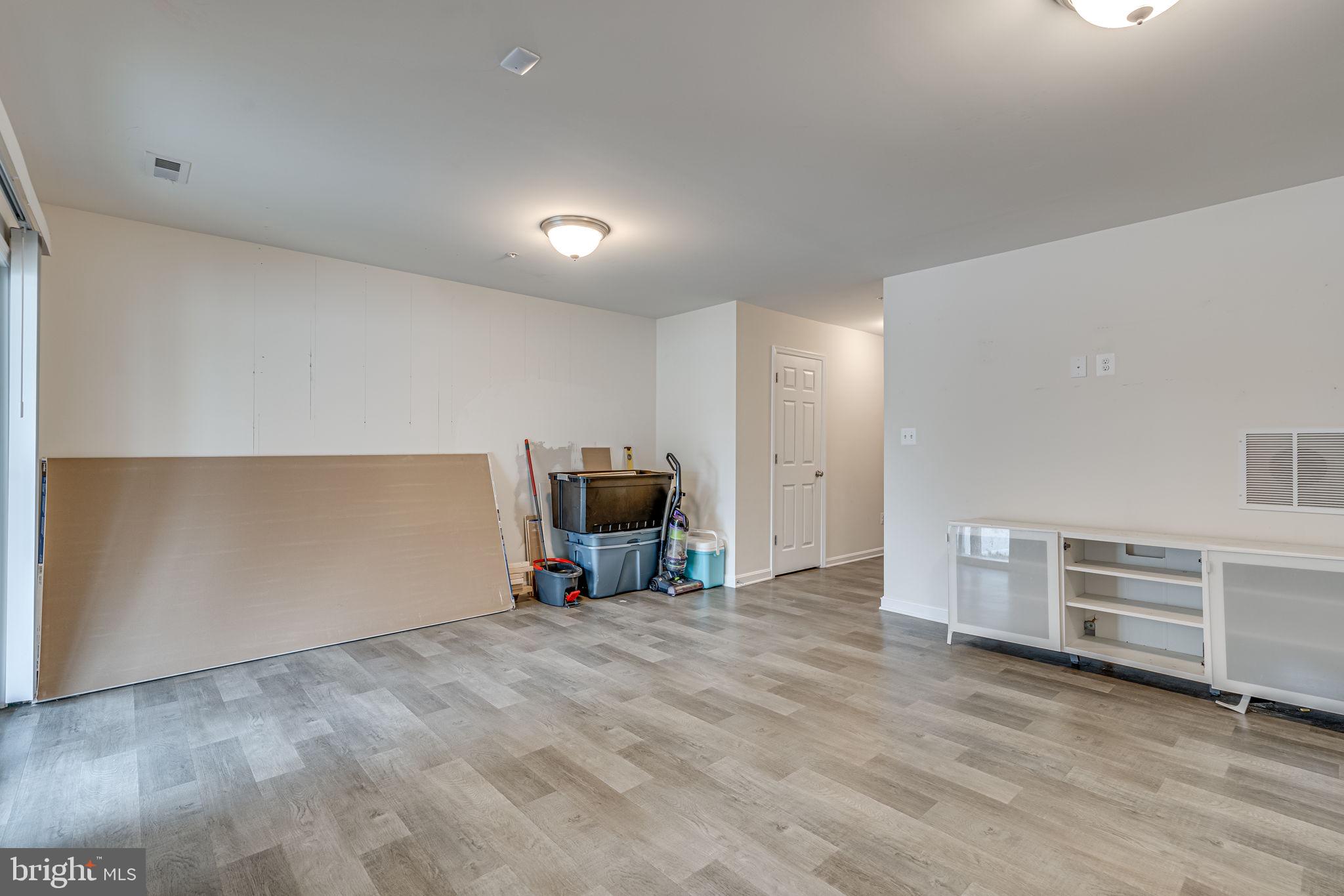 PRINCE FREDERICK CROSSING - Residential Lease