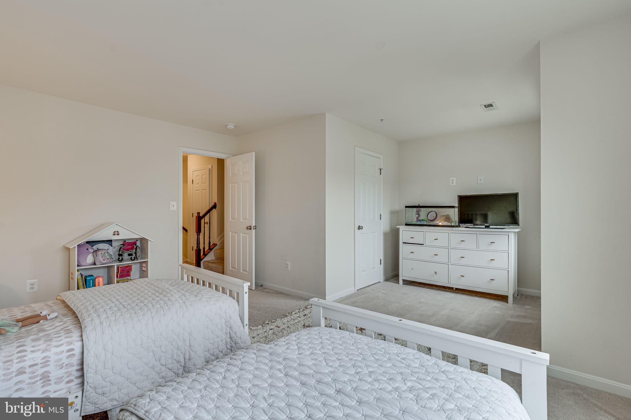 PRINCE FREDERICK CROSSING - Residential Lease