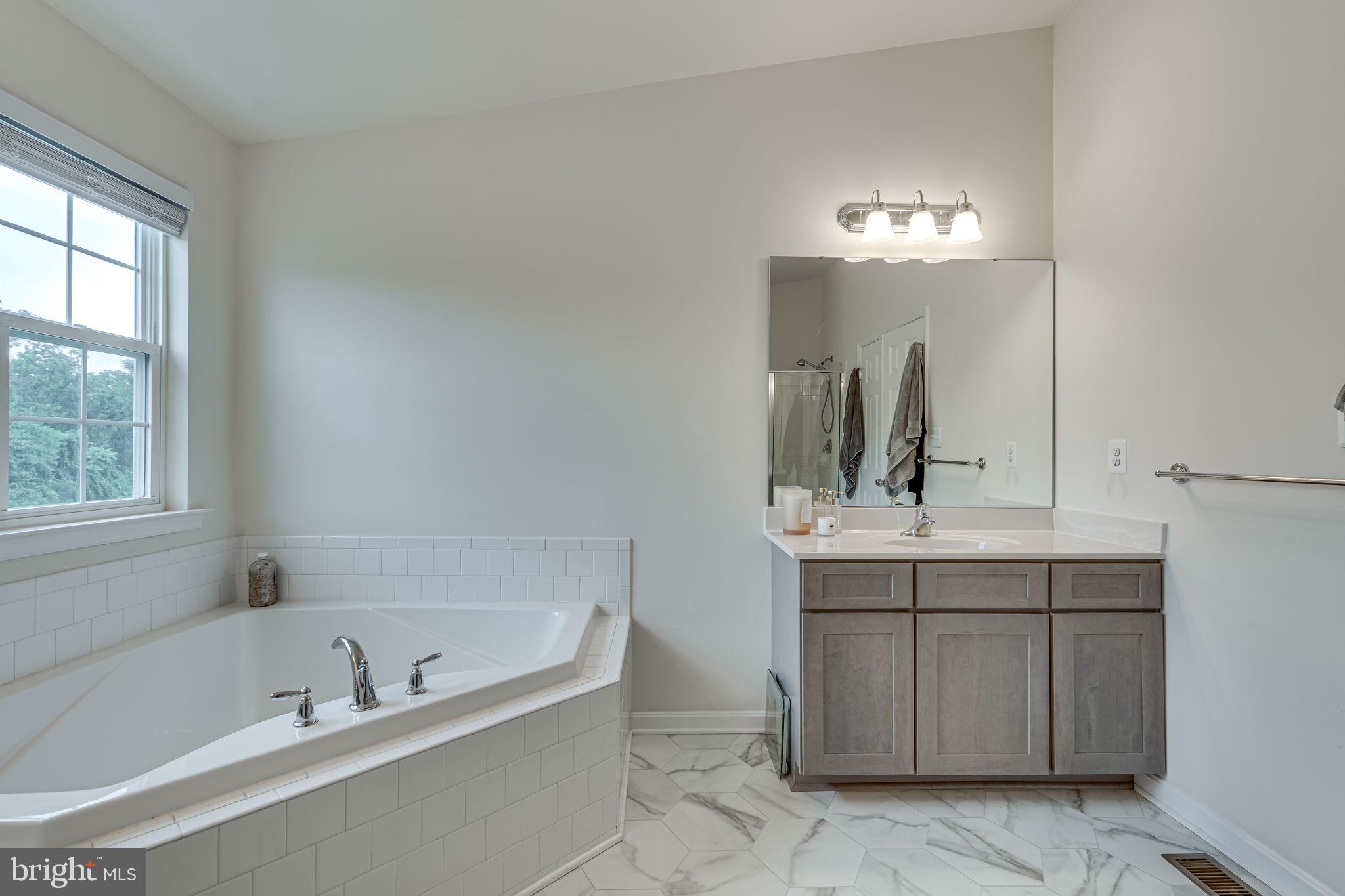 PRINCE FREDERICK CROSSING - Residential Lease