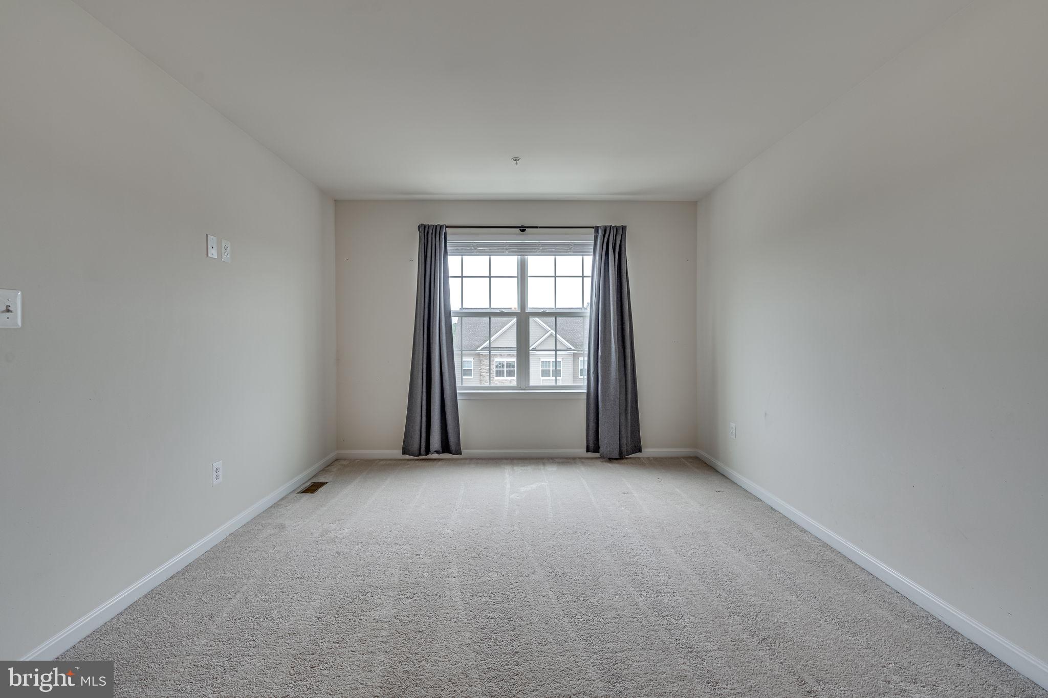 PRINCE FREDERICK CROSSING - Residential Lease