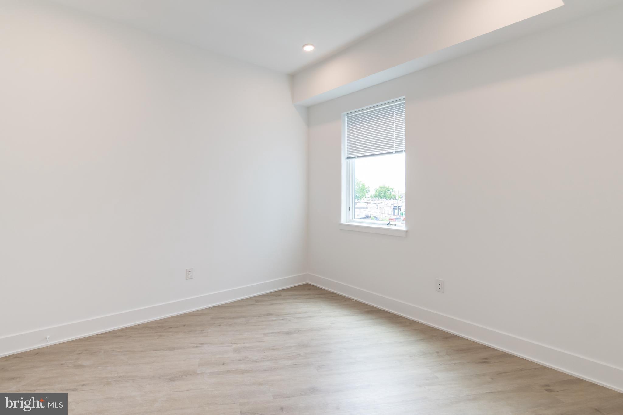 POINT BREEZE - Residential Lease