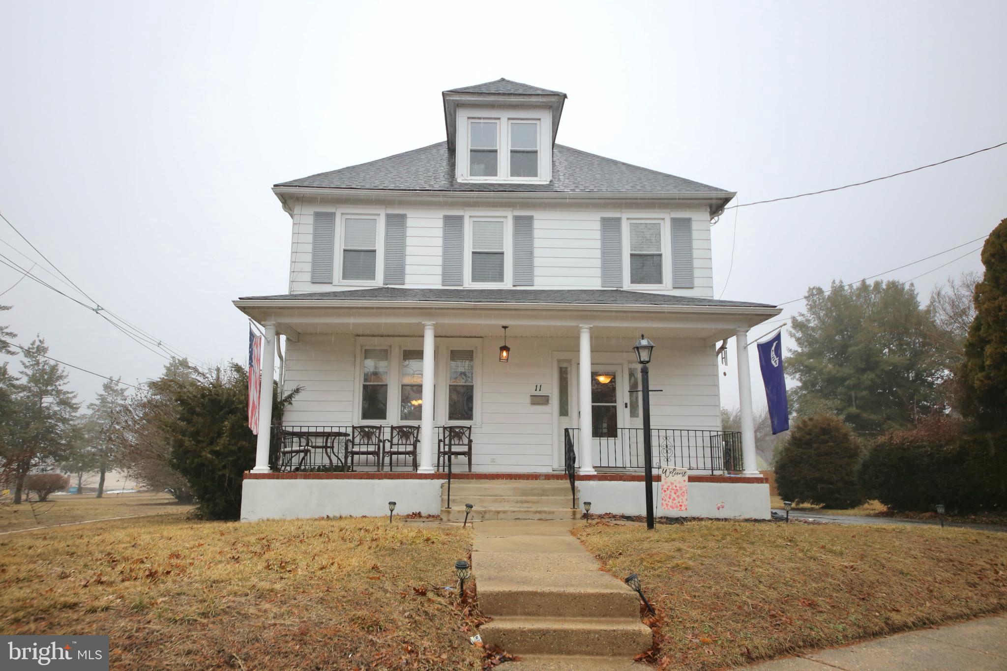 11 FRONT STREET