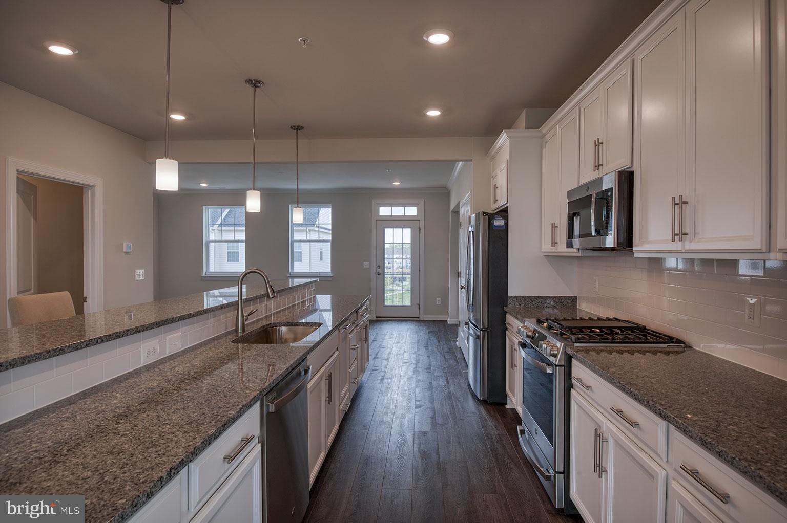 WESTVIEW SOUTH - Residential Lease