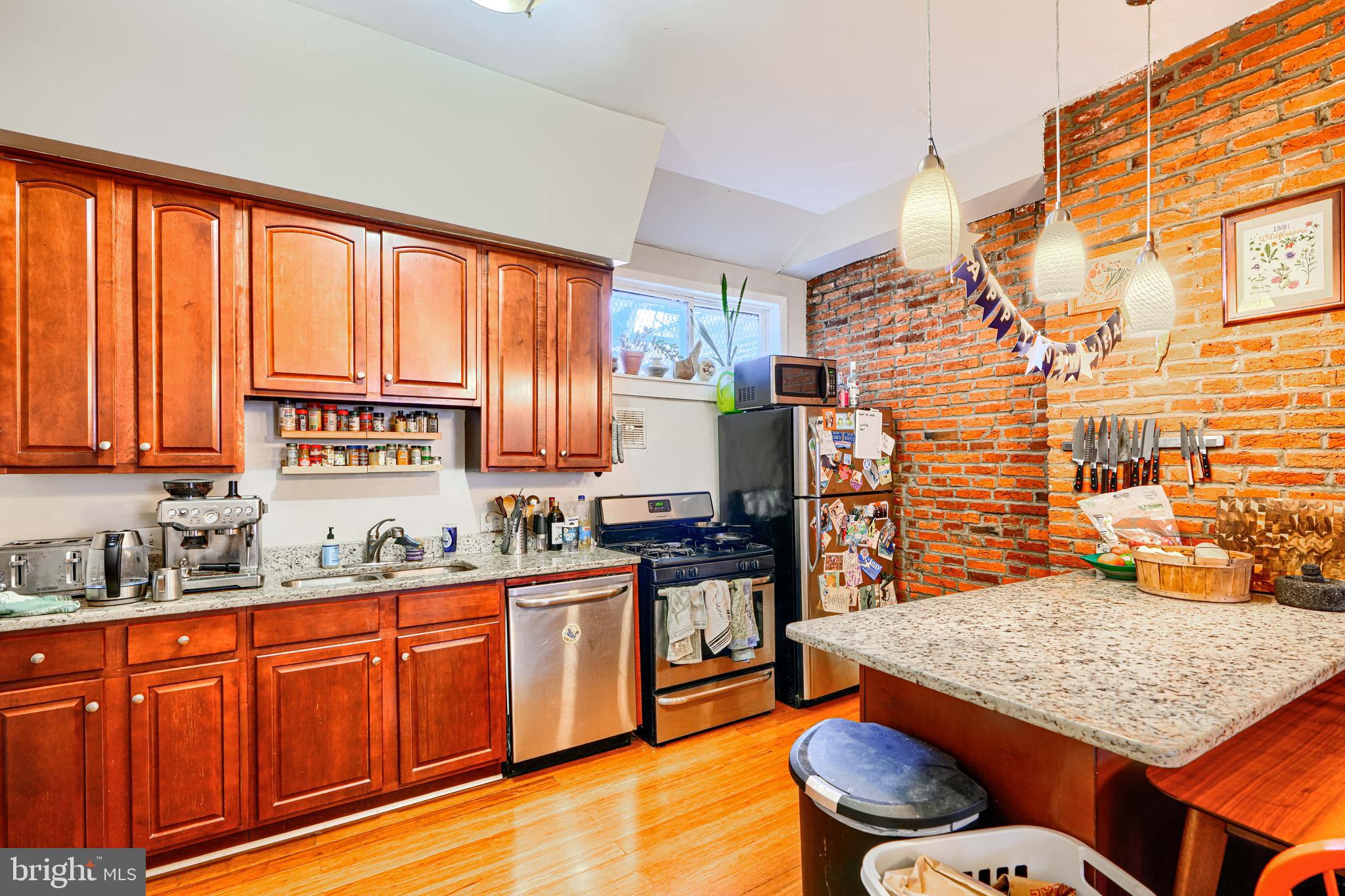 BOLTON HILL HISTORIC DISTRICT - Residential Income