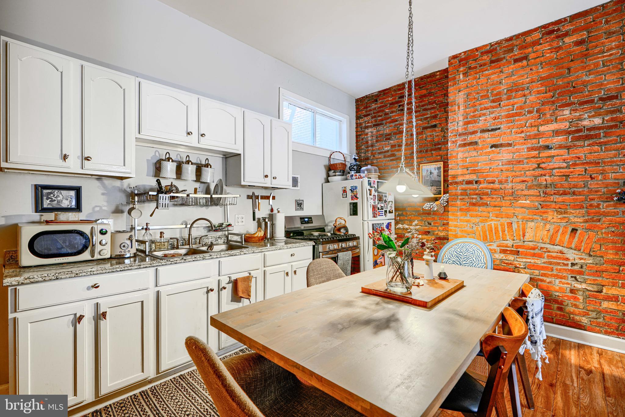 BOLTON HILL HISTORIC DISTRICT - Residential Income