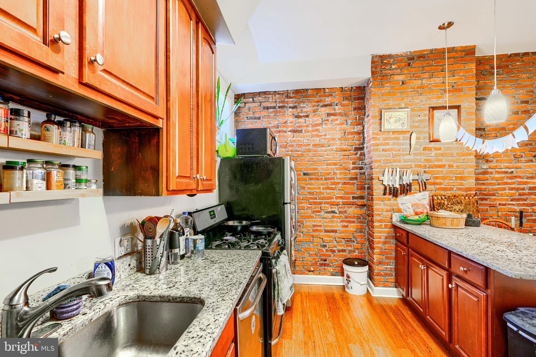 BOLTON HILL HISTORIC DISTRICT - Residential Income