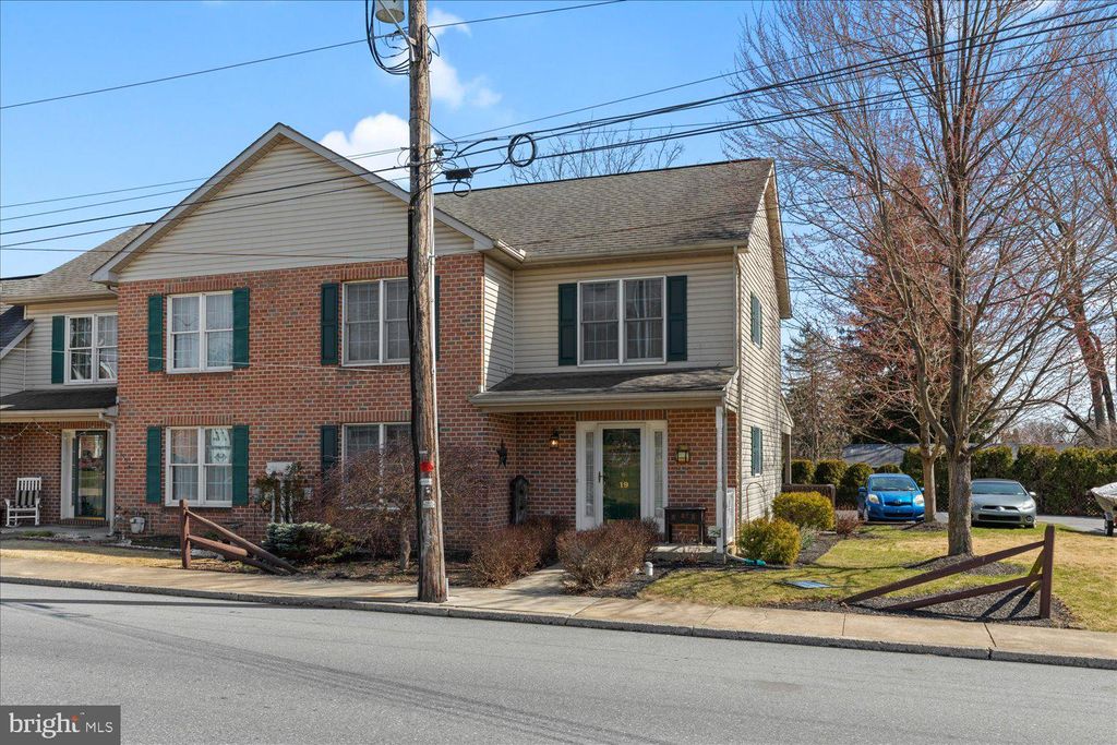 Photo of 19 W COLEBROOK ST, MANHEIM, PA 17545 (MLS # PALA2032486)