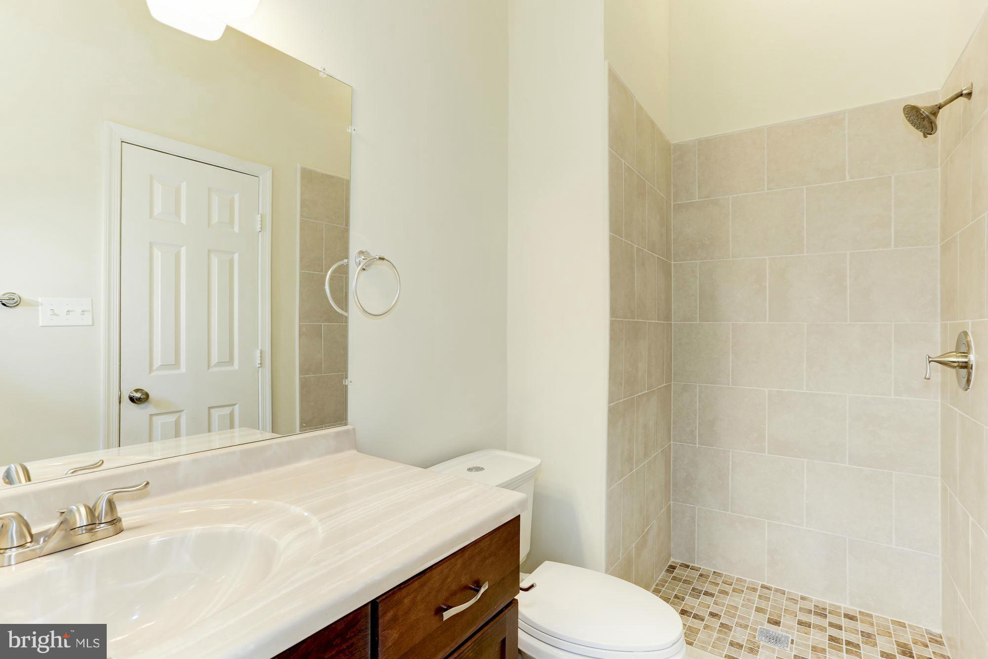 HILL OAKS CONDO PHASE 1- - Residential