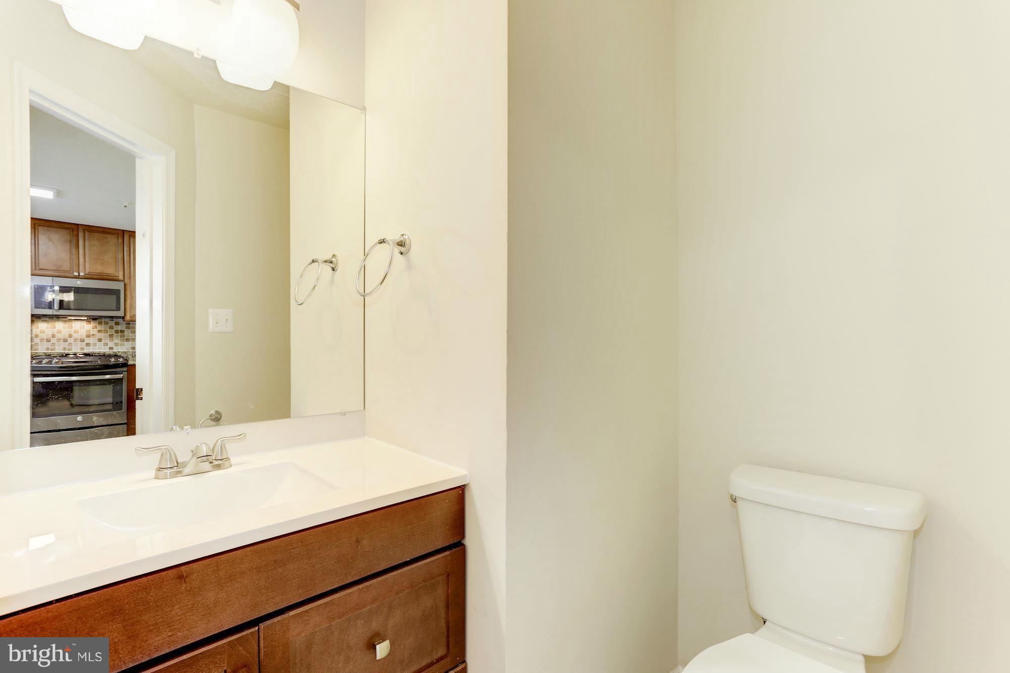 HILL OAKS CONDO PHASE 1- - Residential