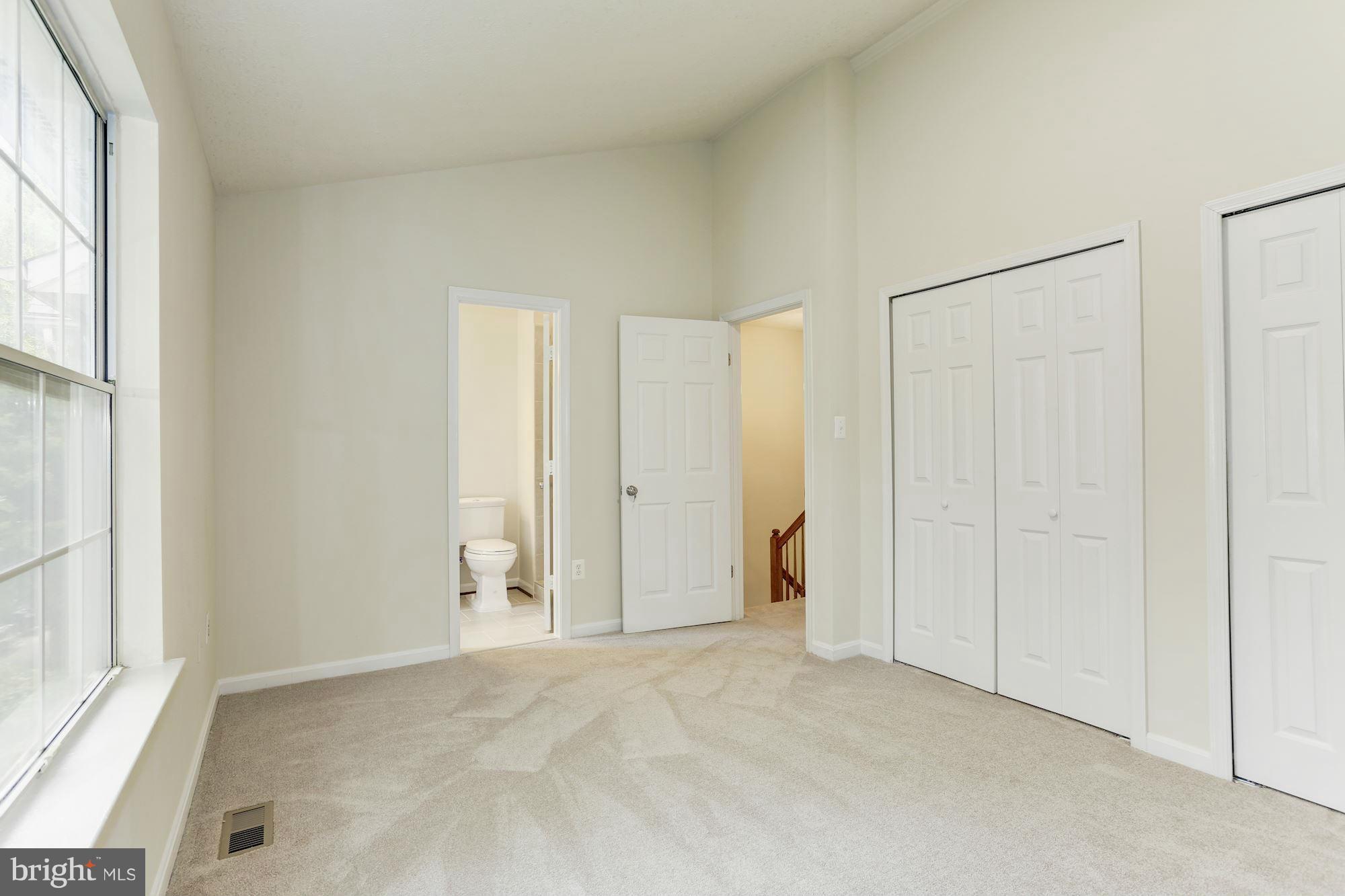 HILL OAKS CONDO PHASE 1- - Residential