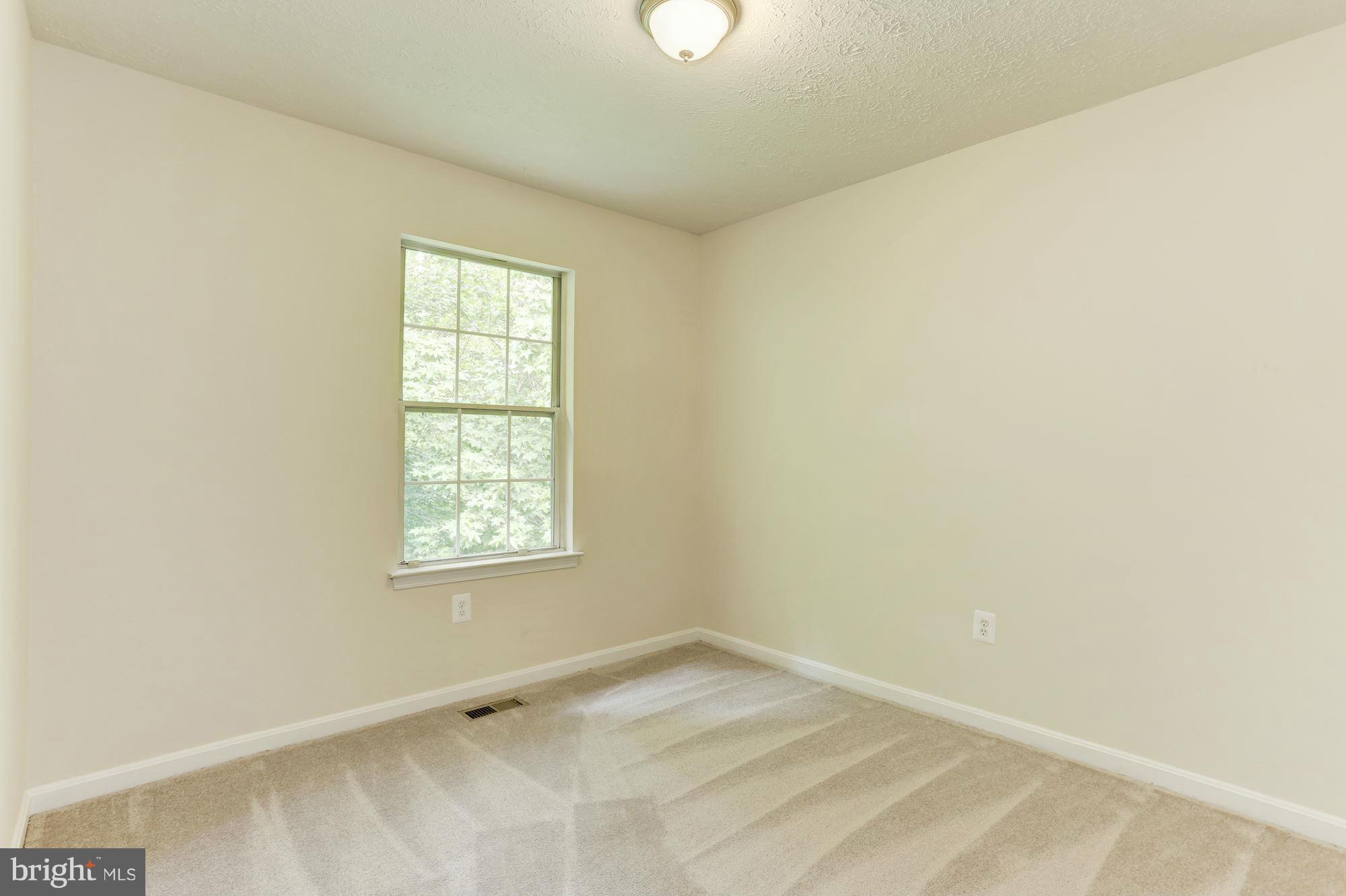 HILL OAKS CONDO PHASE 1- - Residential