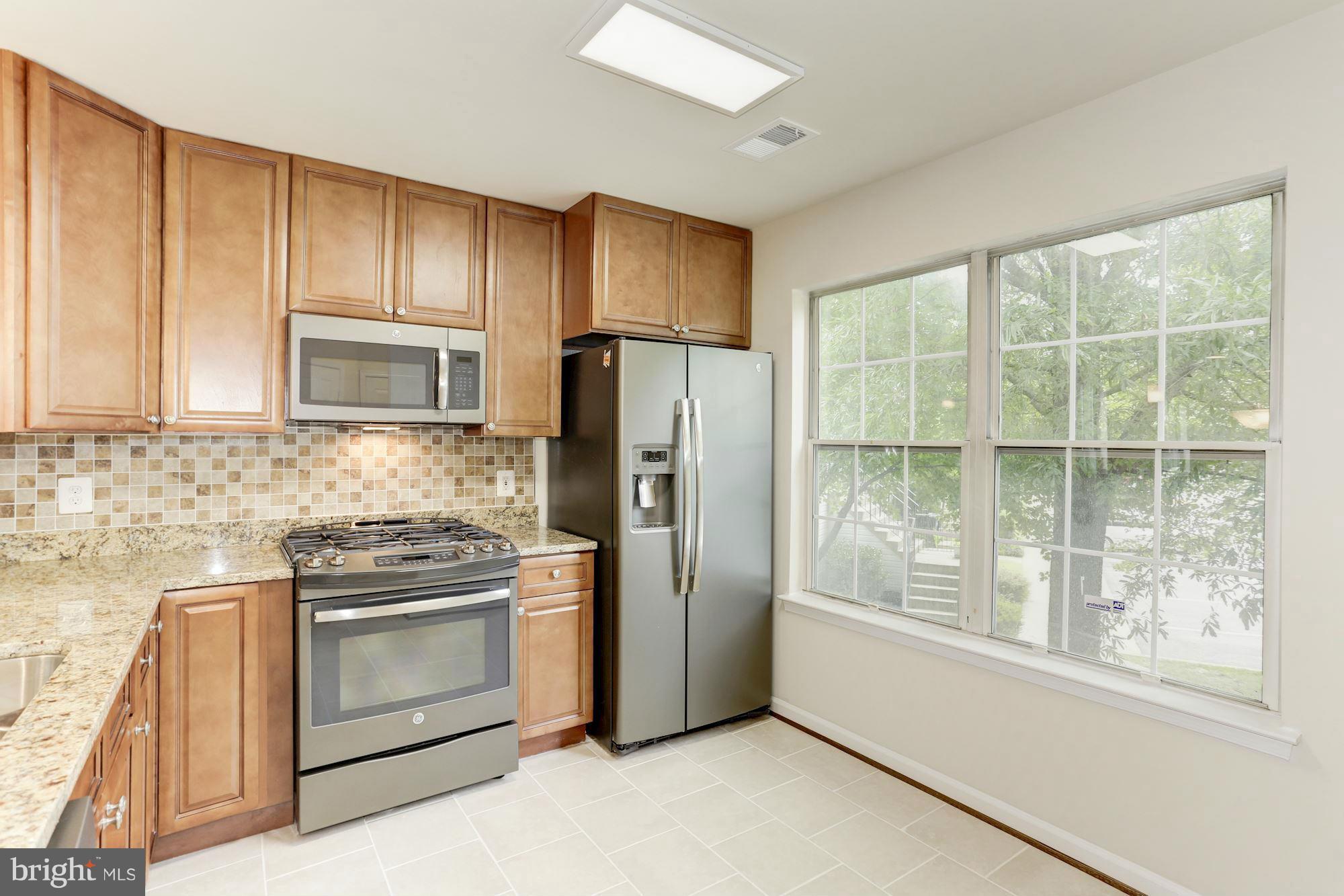 HILL OAKS CONDO PHASE 1- - Residential