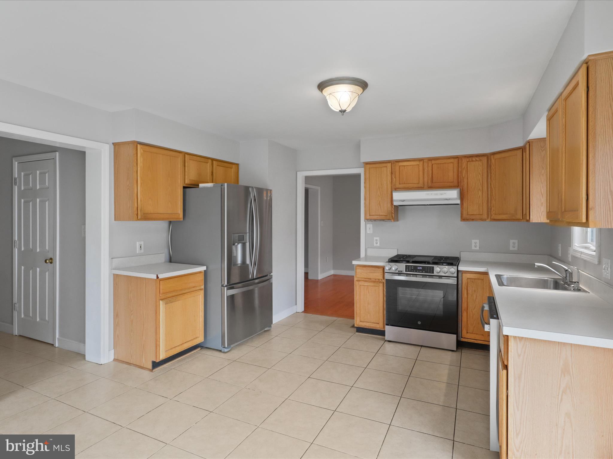 HIGHVIEW PARK - Residential Lease