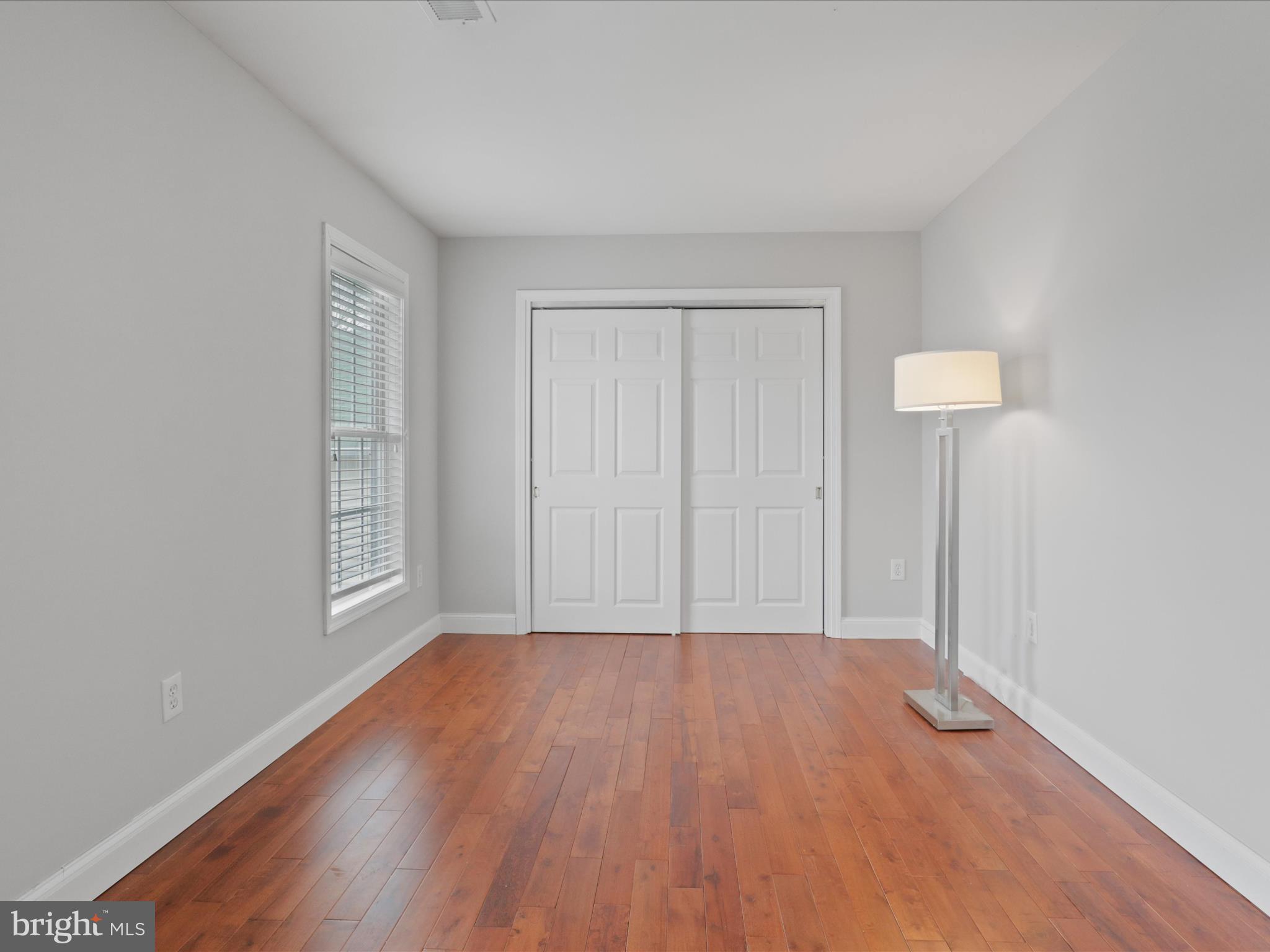 HIGHVIEW PARK - Residential Lease