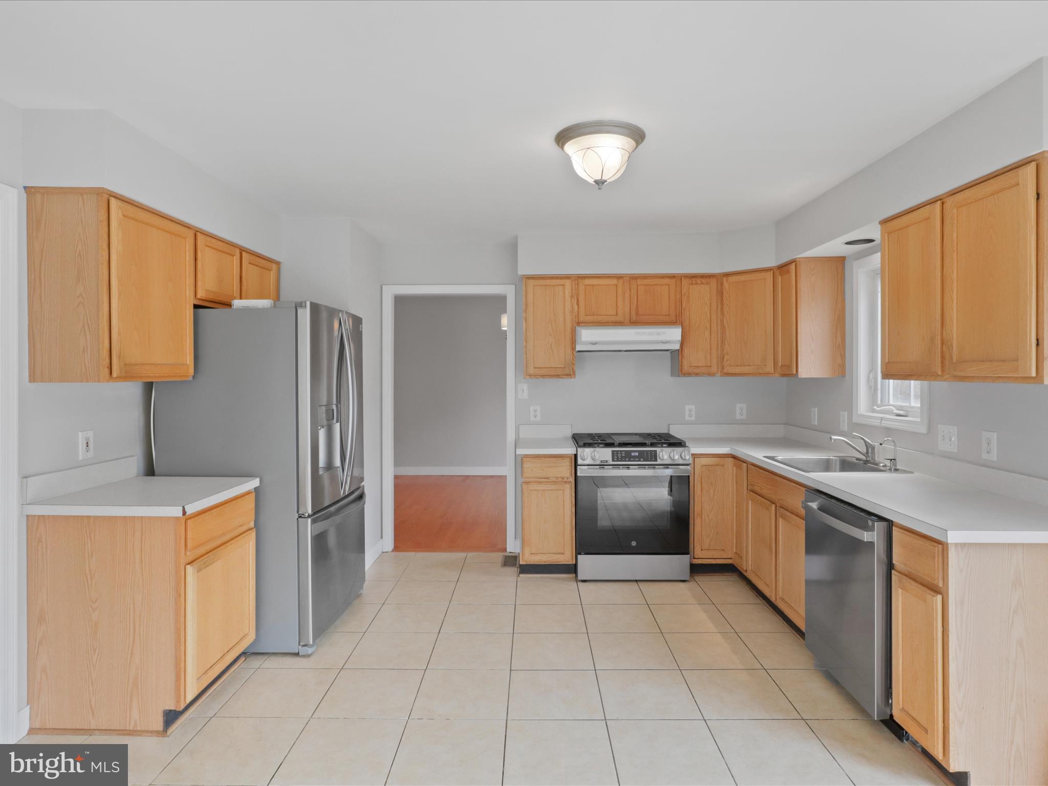 HIGHVIEW PARK - Residential Lease