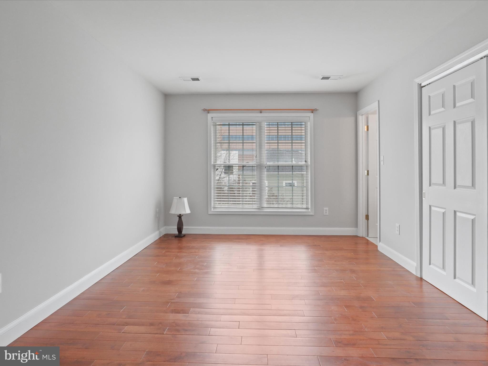 HIGHVIEW PARK - Residential Lease