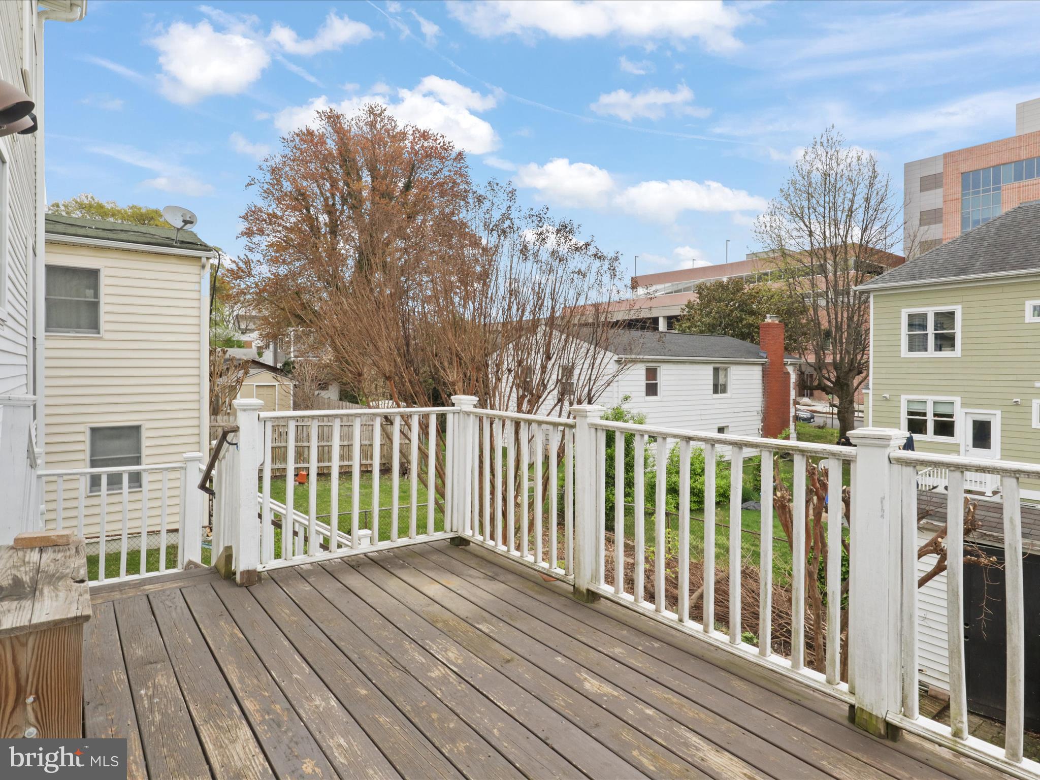 HIGHVIEW PARK - Residential Lease