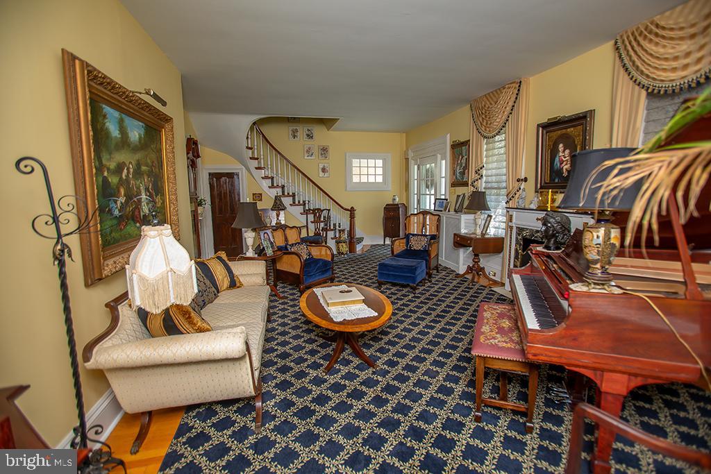 1138 E LANDIS AVENUE