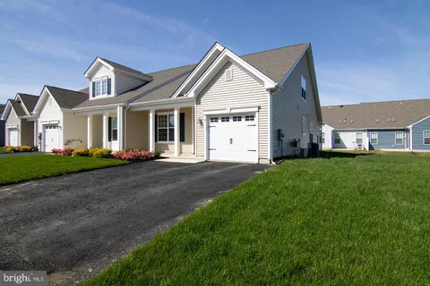 7 Prestwick Lane, Williamstown, NJ MLS: NJGL2056474
