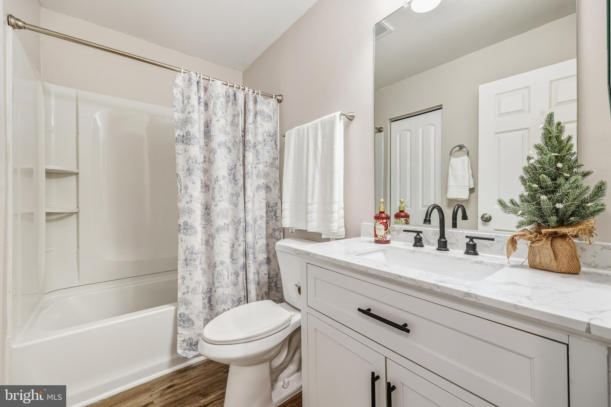 LAKE OF THE WOODS - Residential