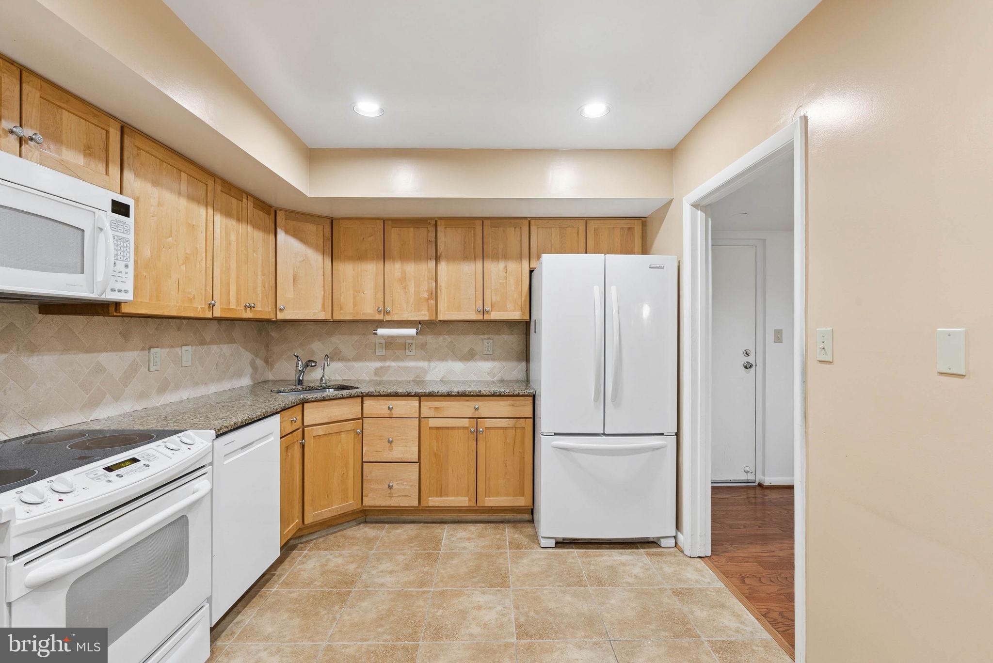 2 HIGH STEPPER COURT 104