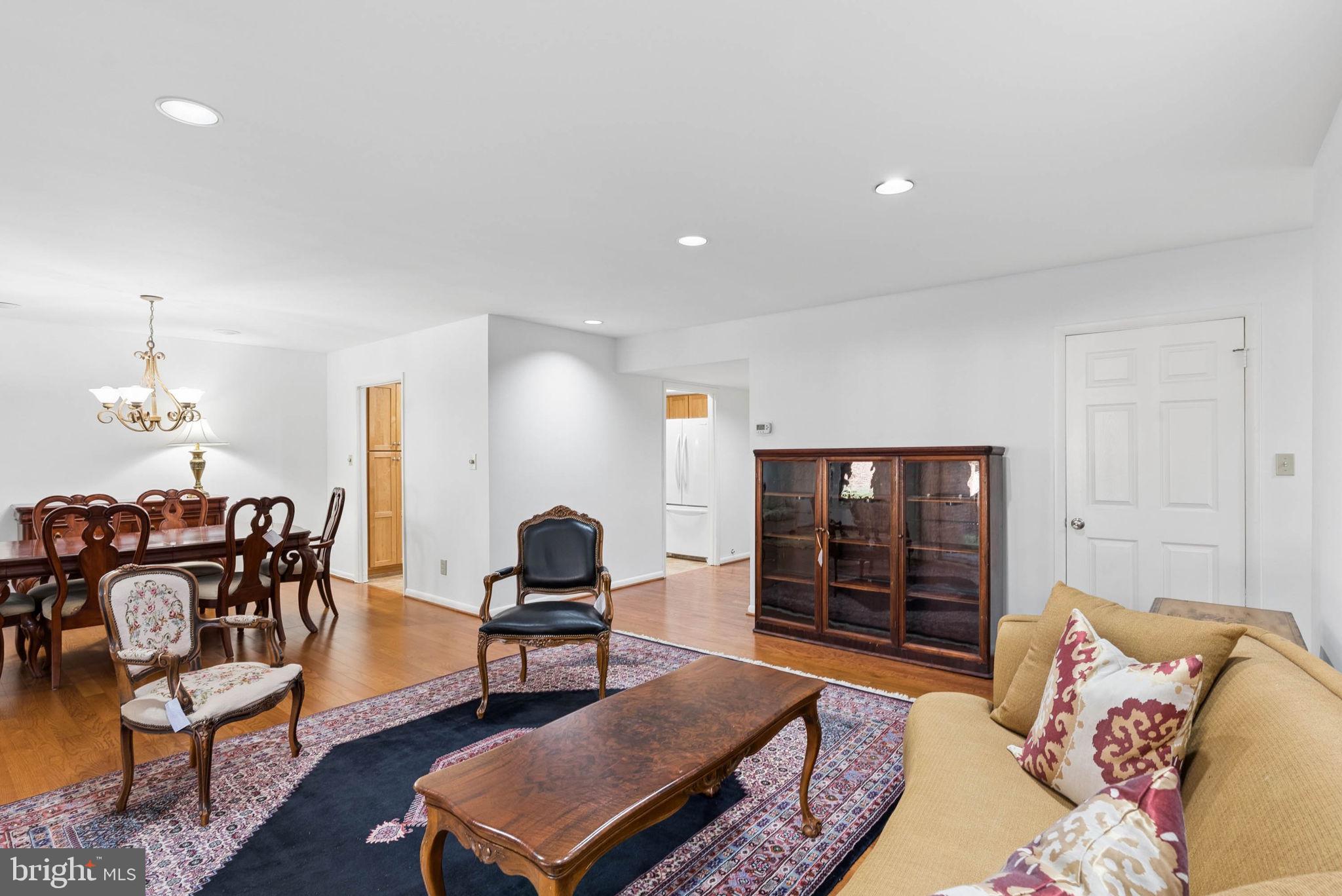 2 HIGH STEPPER COURT 104