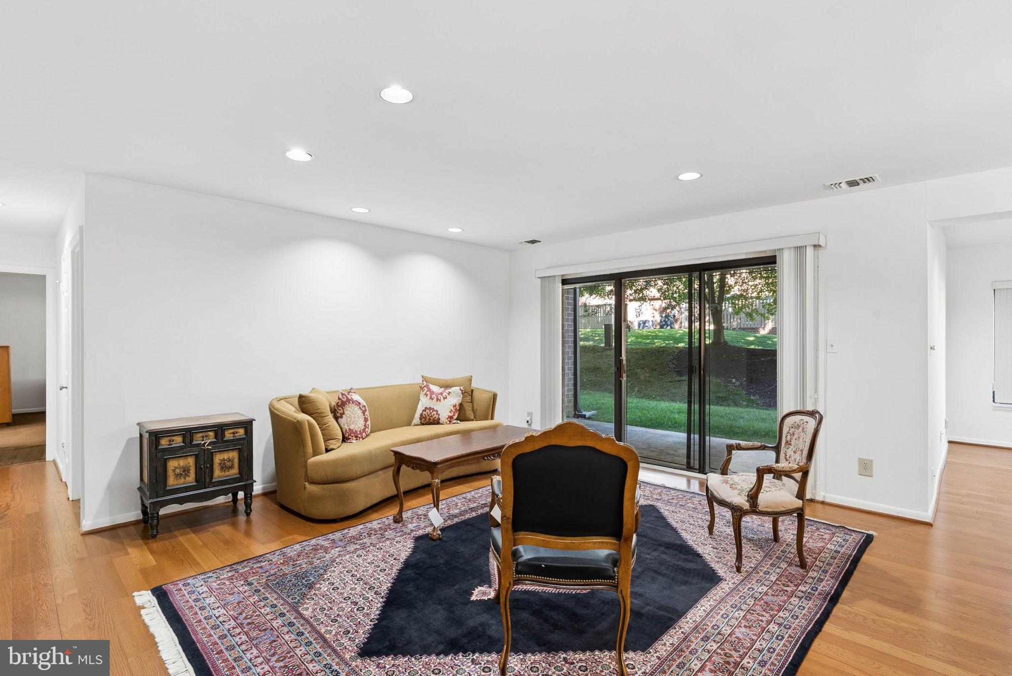 2 HIGH STEPPER COURT 104