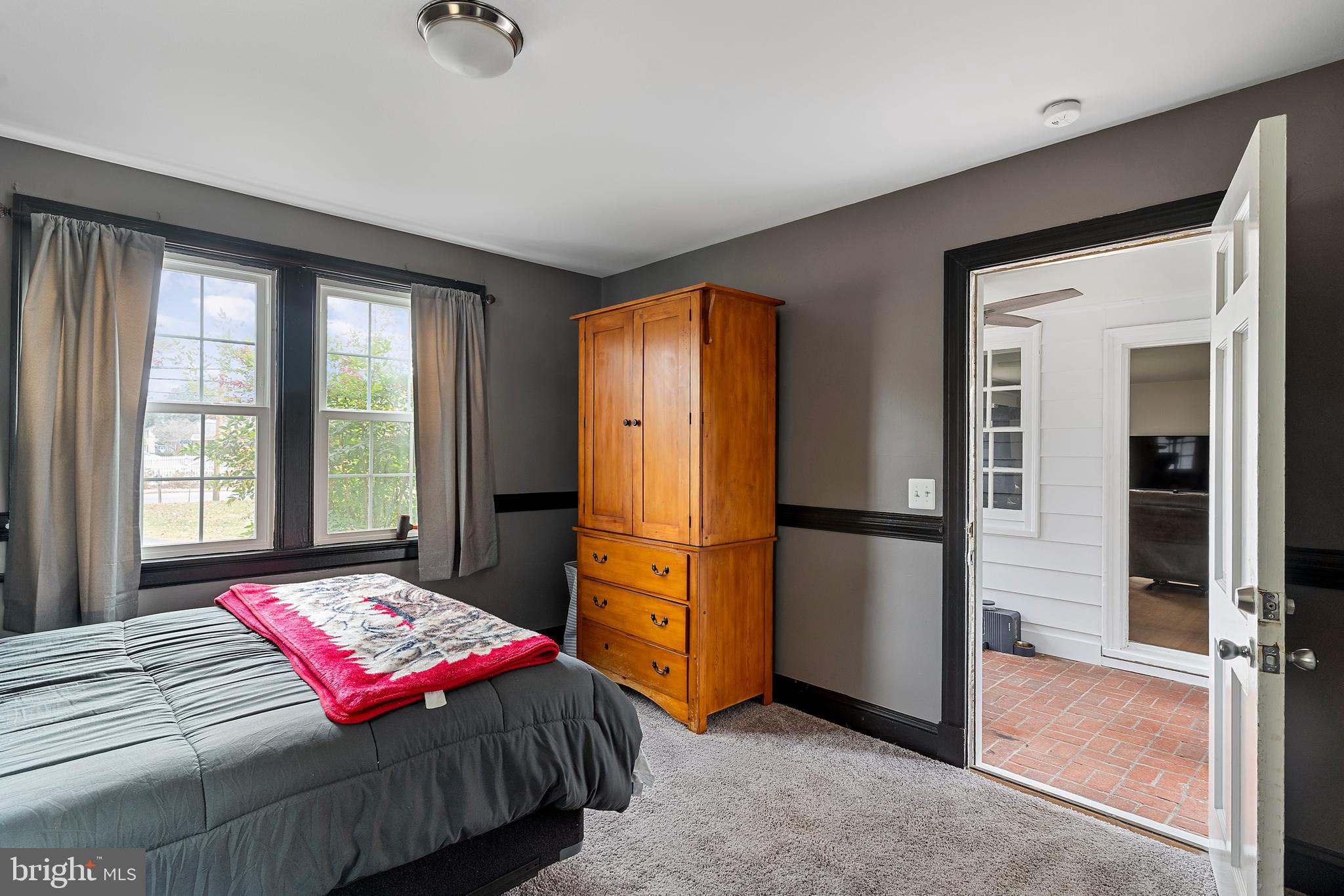 WHITE CREST - Residential