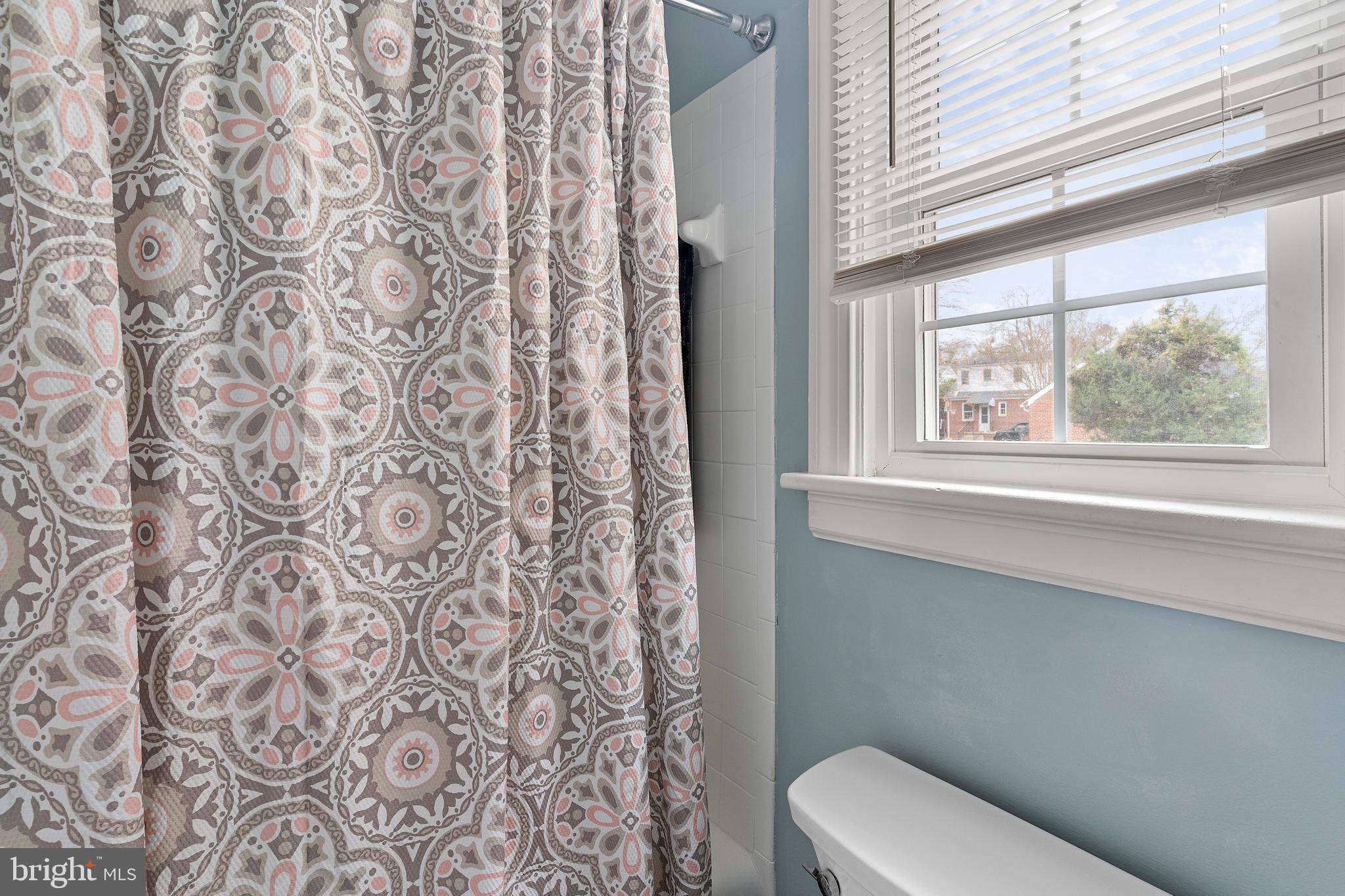 WHITE CREST - Residential