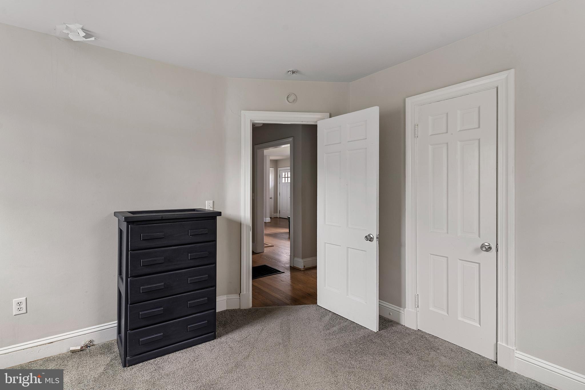 WHITE CREST - Residential